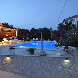 https://studios-lav.hotelinzadar.com